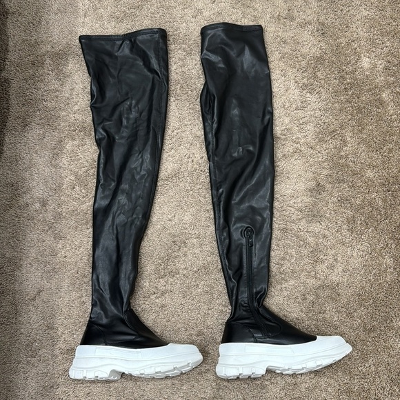 Azalea Wang Oh My Love Faux Leather OTK Sneaker Boot Size 7 - Picture 3 of 7